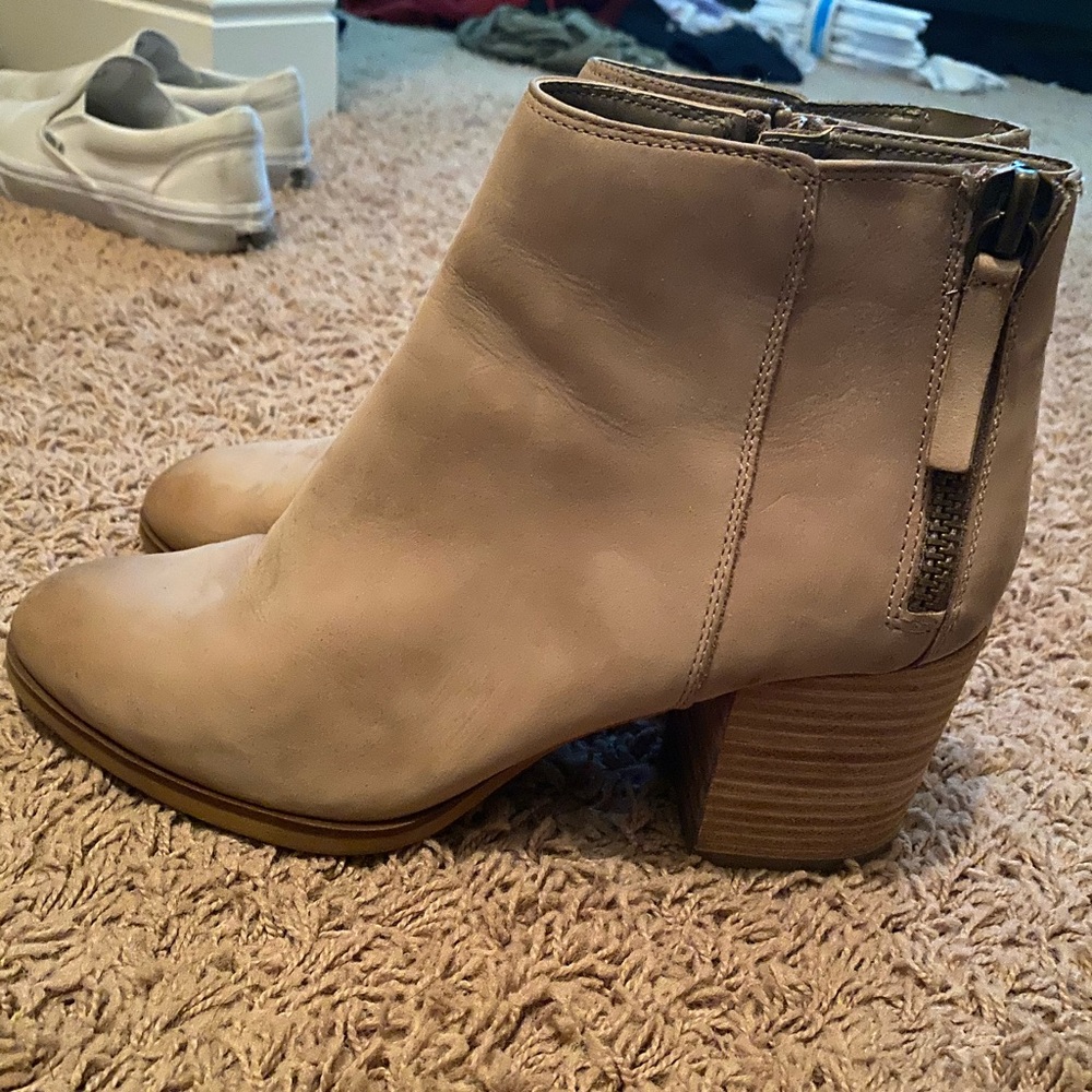 .Aldo western heeled booties